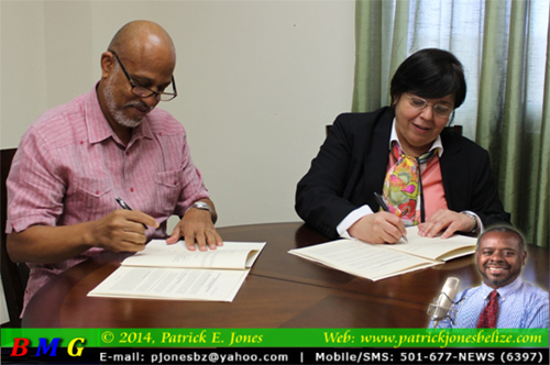 IDB grant agreement signing (Government Press Office photo)