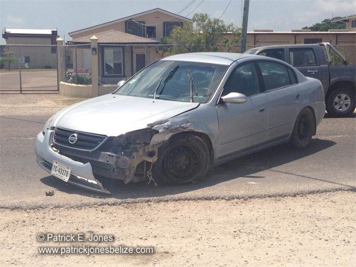 Car damaged in accident (Hilberto B. Riverol Jr photo)