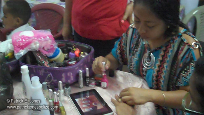 Manicure time (Corozal Town)