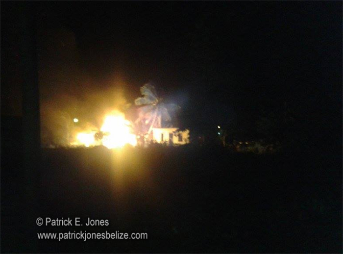 Fire destroys houses in Corozal